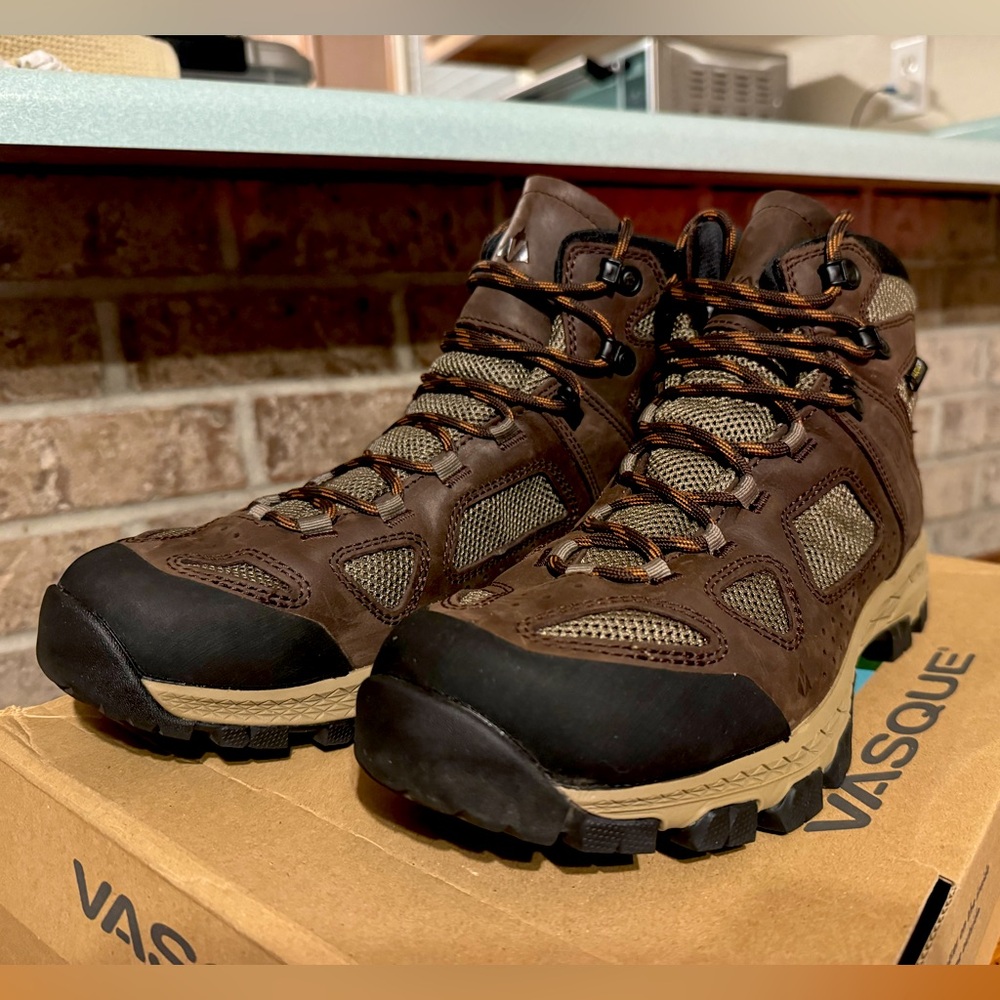 Men’s Hiking Boots | Vasque | Waterproof | SIZE 9.5 | JAVA |